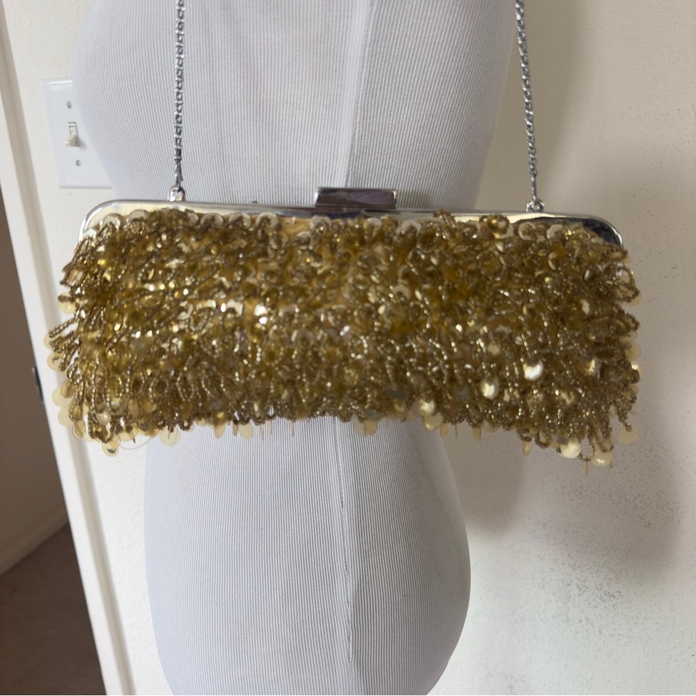 BCBG MAXAZRIA GOLD SEQUIN CLUCTCH W SATIN LINING Dazzling Gold Evening Clutch - Picture 3 of 13